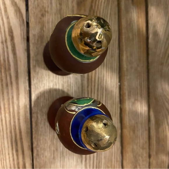 Vintage Japanese Satsuma Moriage Salt & Pepper Shakers - Hand Painted Set - Picture 5 of 6